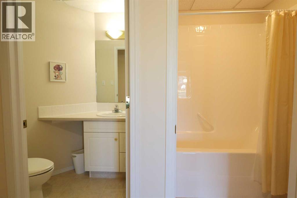 77 Fairmont Park Landing S, Lethbridge, Alberta  T1K 7L1 - Photo 34 - A2306963