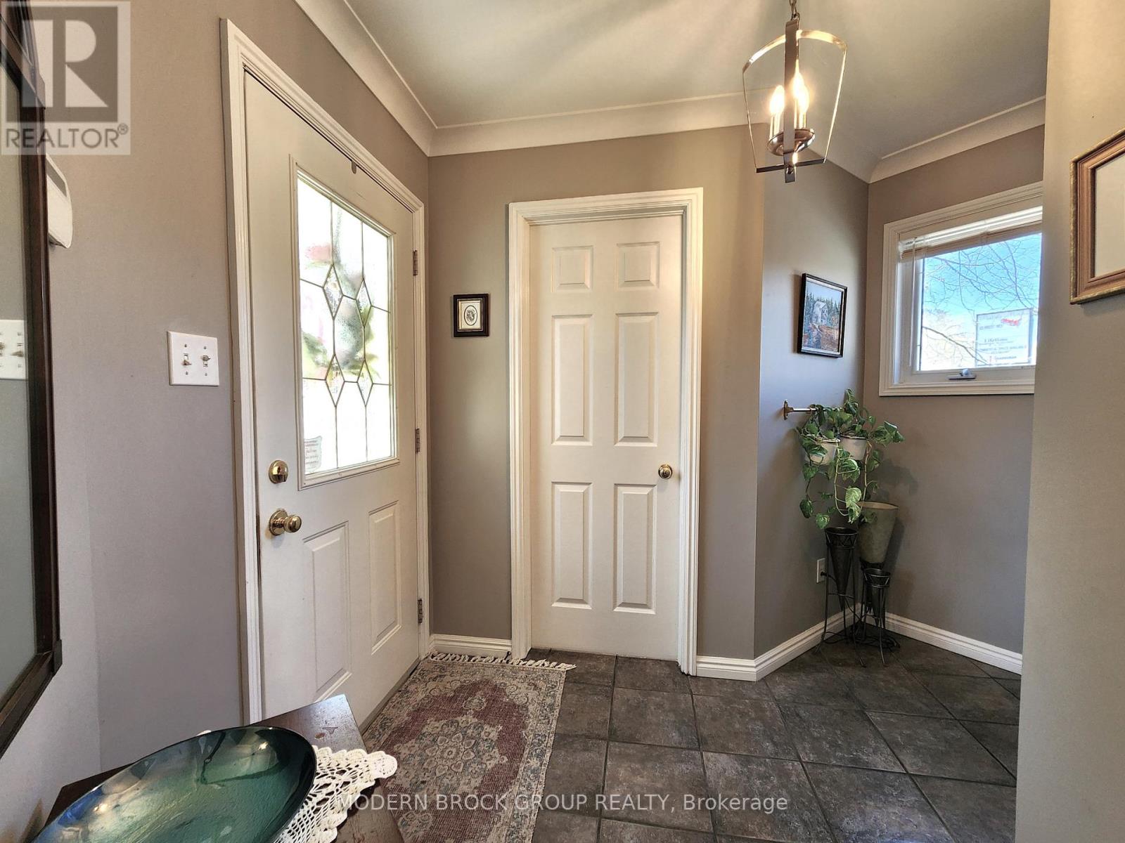 516 King Street W, Brockville, Ontario  K6V 3T2 - Photo 3 - X13073158
