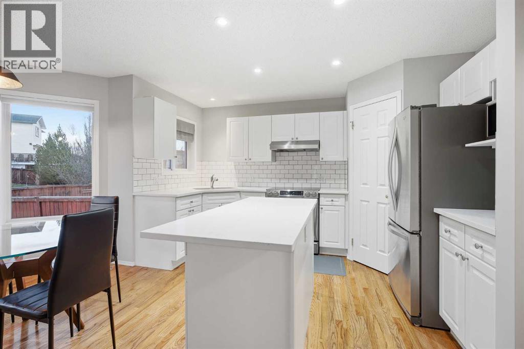 51 Sierra Nevada Way Sw, Calgary, Alberta  T3H 3M6 - Photo 10 - A2306414