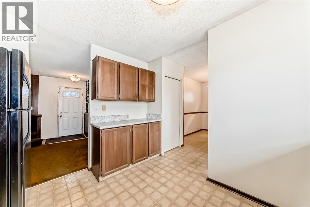 619 Maryvale Way NE, Calgary, Alberta  T2A 2V6 - Photo 11 - A2306551