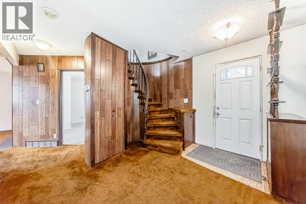 619 Maryvale Way NE, Calgary, Alberta  T2A 2V6 - Photo 5 - A2306551