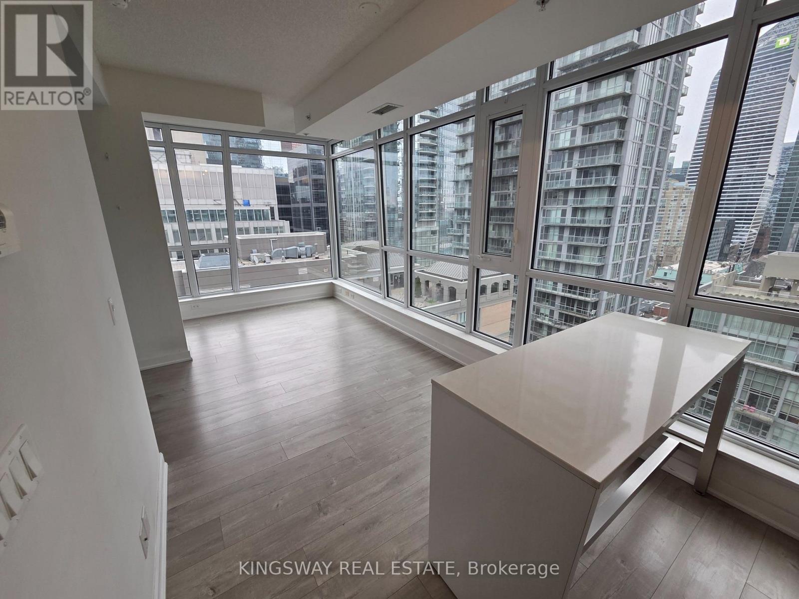 1904 - 199 Richmond Street W, Toronto, Ontario  M5V 0H4 - Photo 2 - C13073328