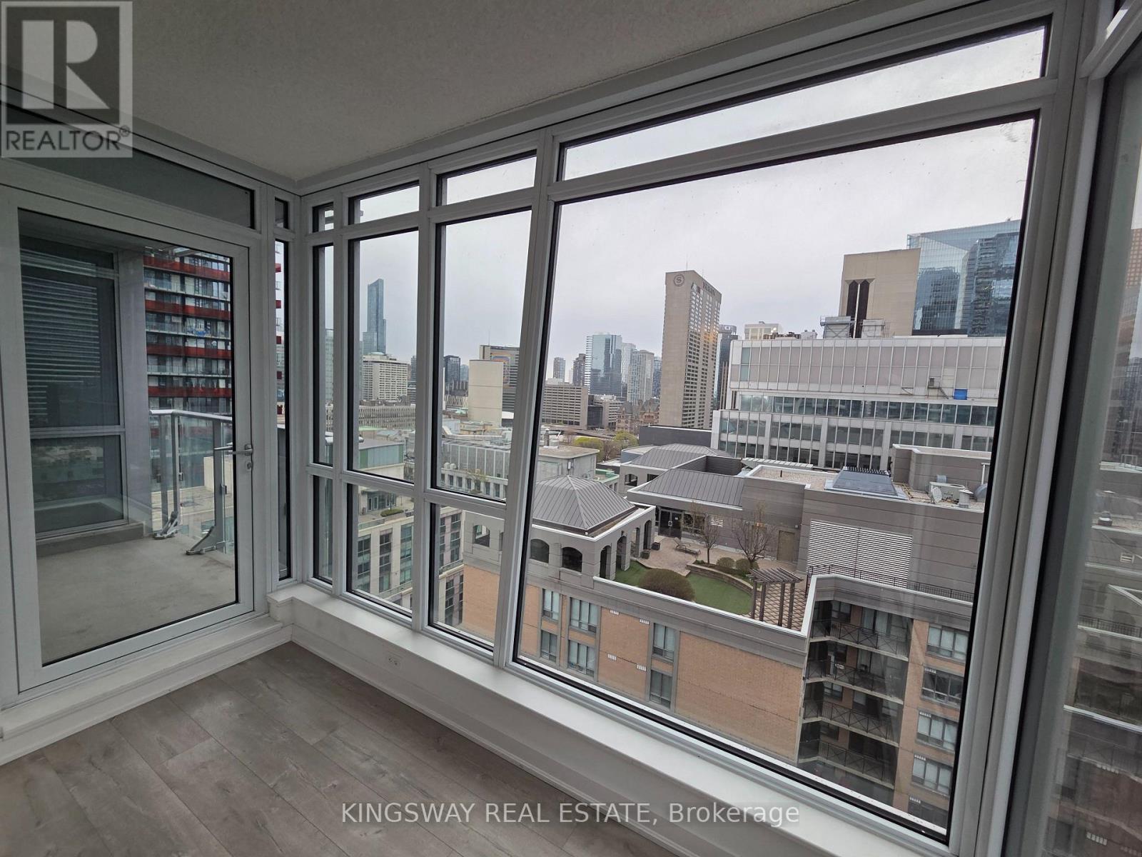 1904 - 199 Richmond Street W, Toronto, Ontario  M5V 0H4 - Photo 3 - C13073328