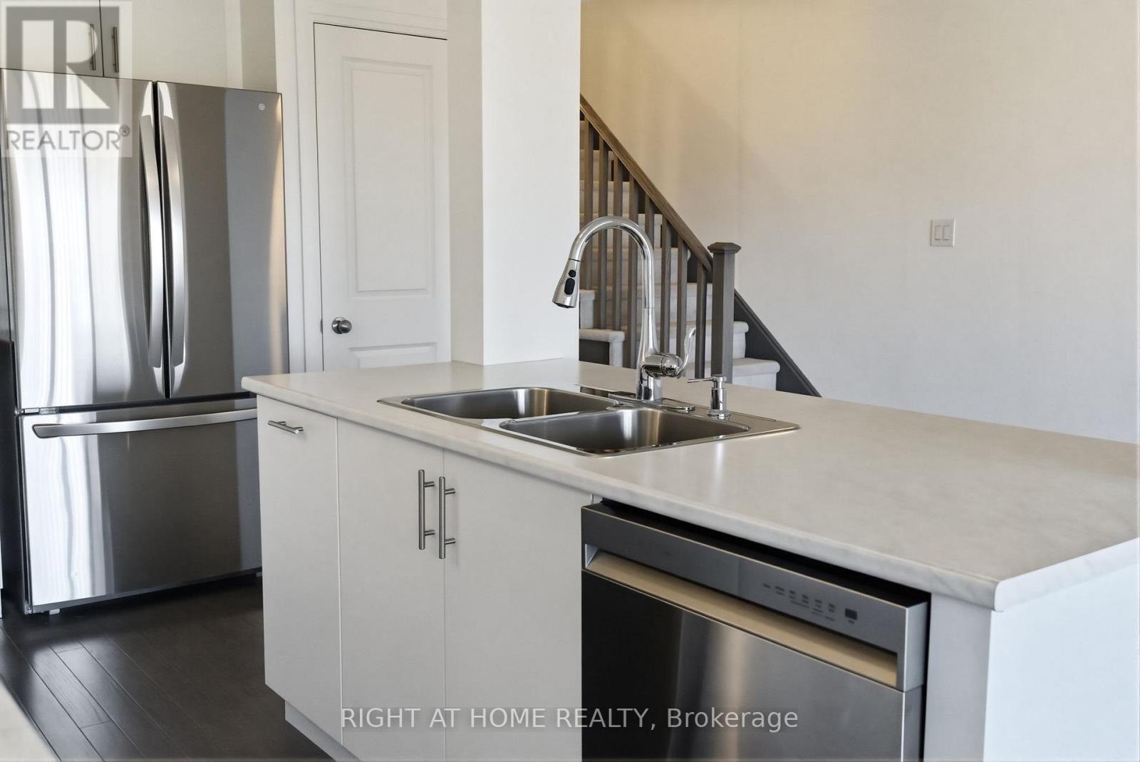 152 Sailors Landing, Clarington, Ontario  L1C 7G4 - Photo 15 - E13063672