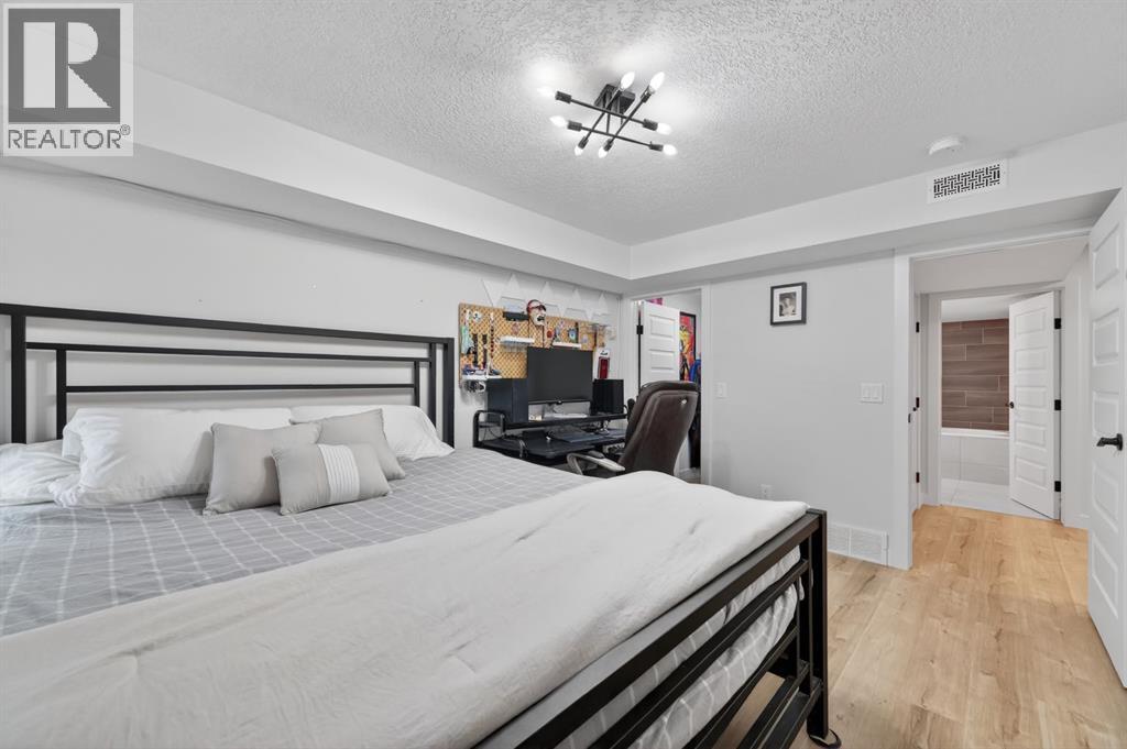 107 Pump Hill Place SW, Calgary, Alberta  T2V 4C6 - Photo 42 - A2305329