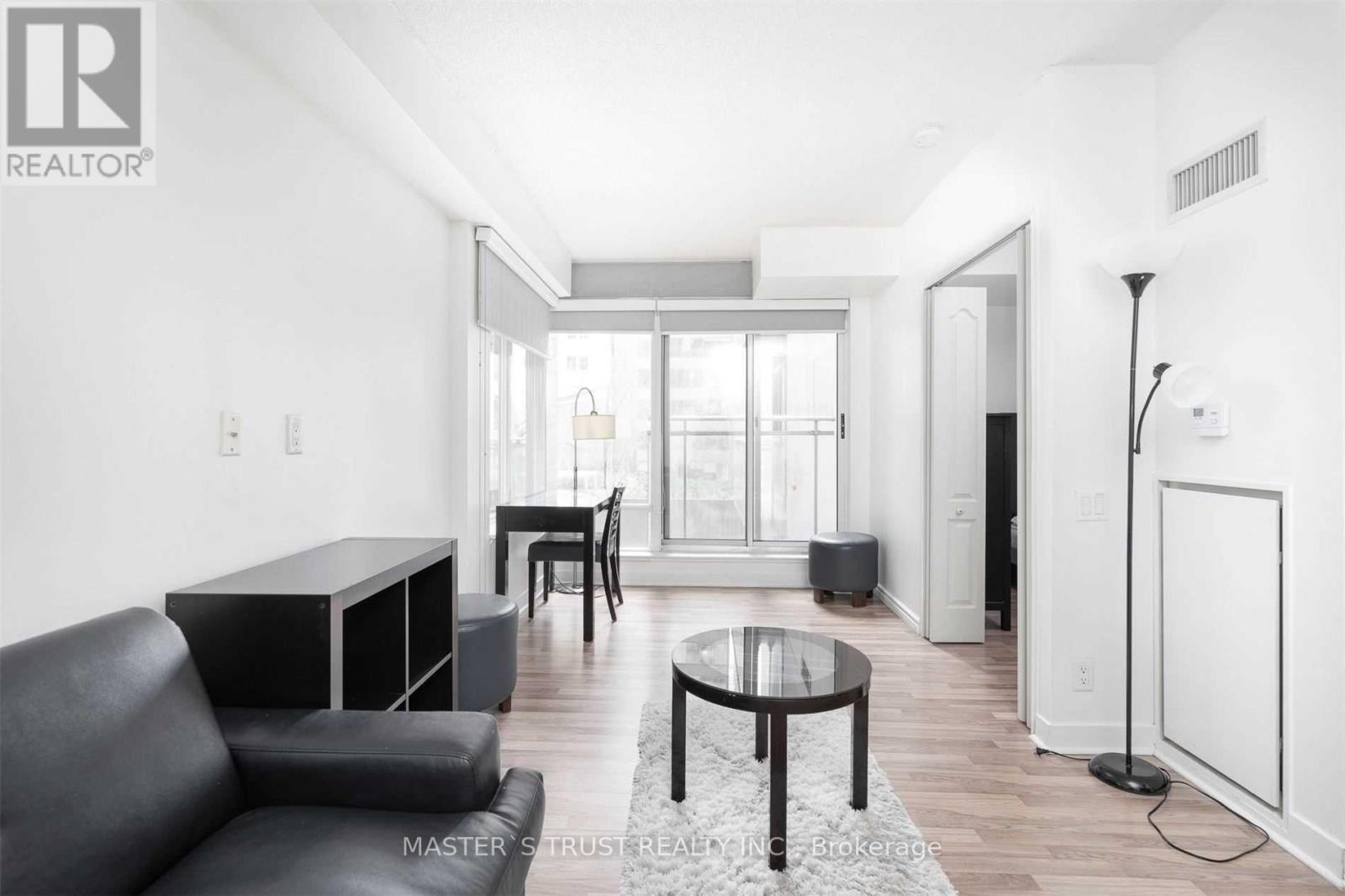 705 - 8 Colborne Street, Toronto, Ontario  M5E 1E1 - Photo 2 - C13076220