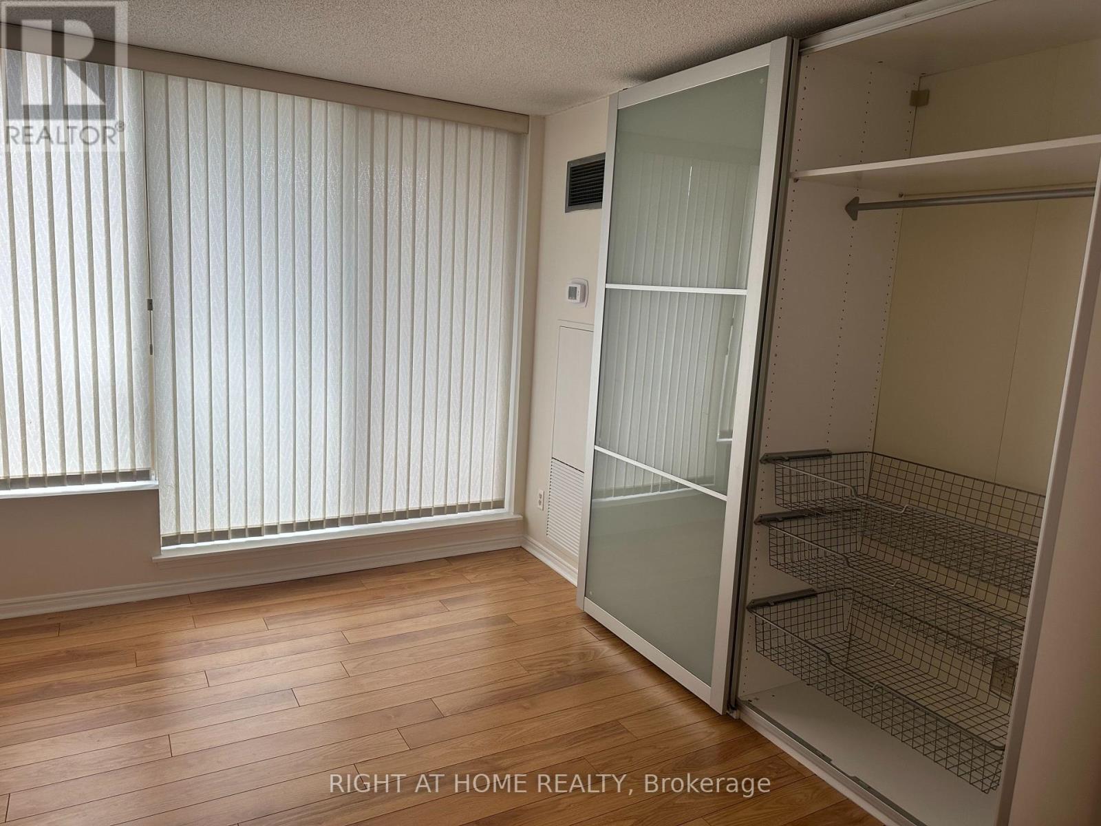 1504 - 5765 Yonge Street N, Toronto, Ontario  M2M 4H9 - Photo 11 - C13076226