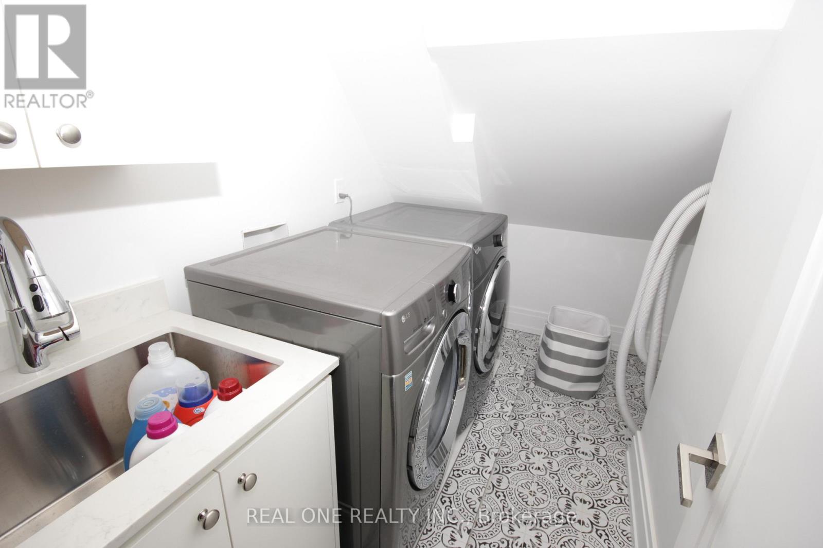 36 Binscarth Road, Toronto, Ontario  M4W 1Y1 - Photo 21 - C13076216