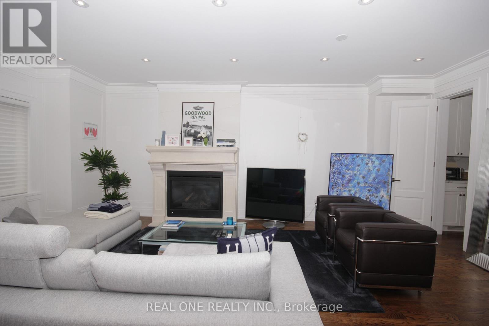 36 Binscarth Road, Toronto, Ontario  M4W 1Y1 - Photo 2 - C13076216