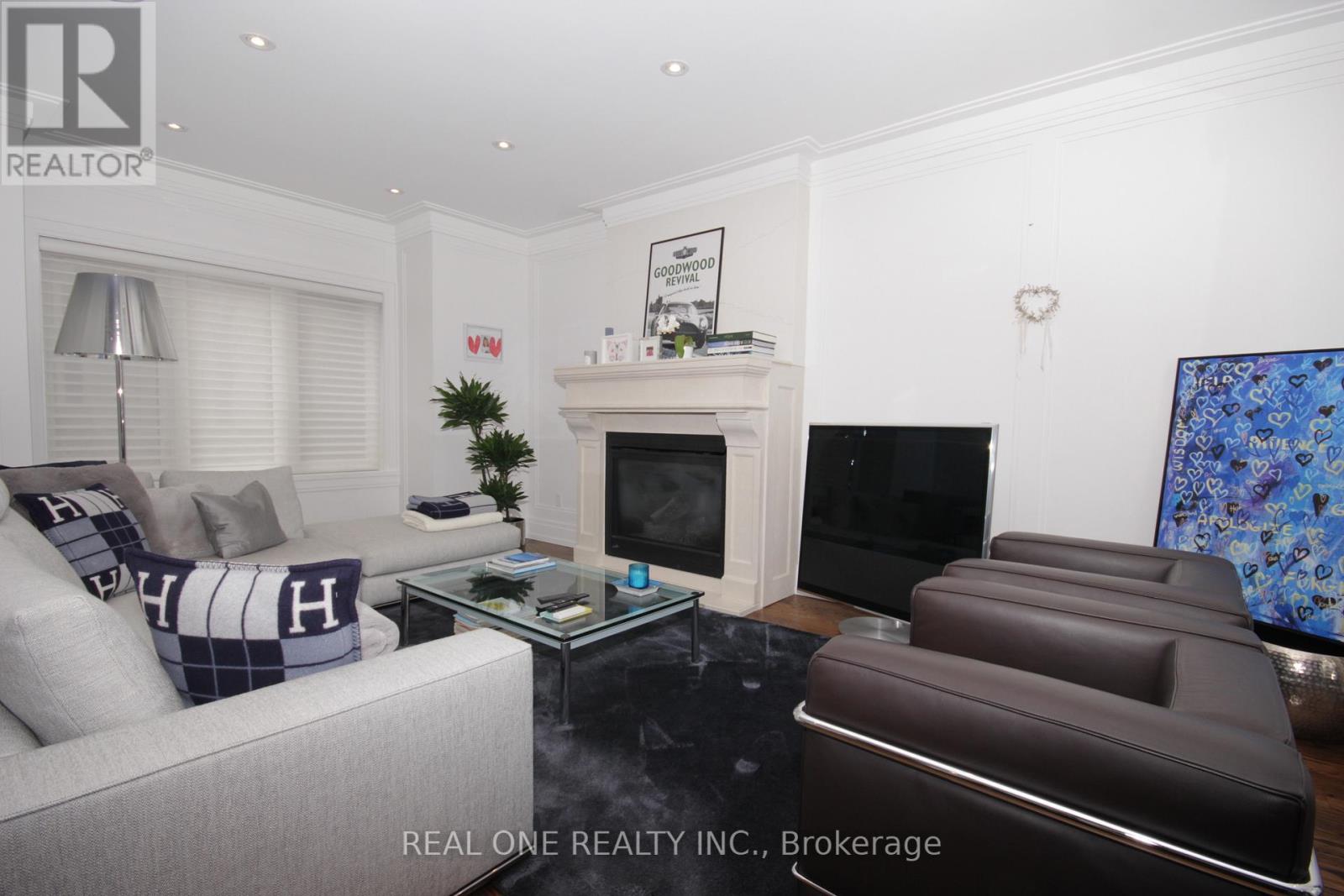 36 Binscarth Road, Toronto, Ontario  M4W 1Y1 - Photo 3 - C13076216