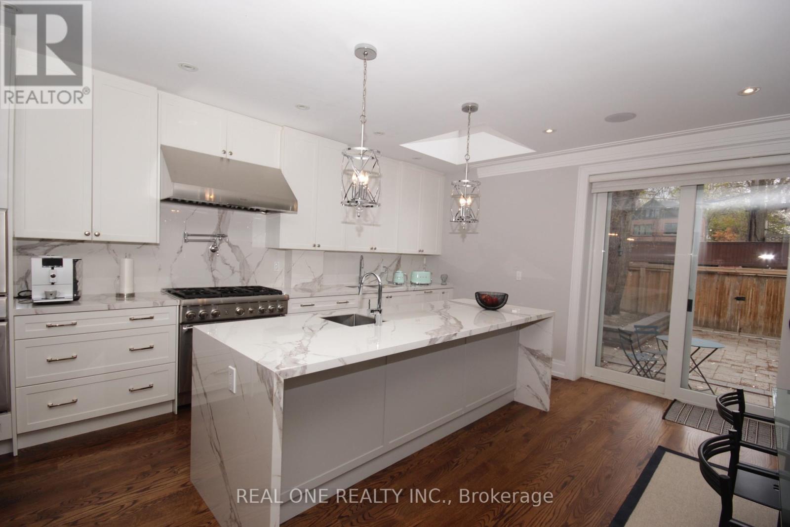 36 Binscarth Road, Toronto, Ontario  M4W 1Y1 - Photo 7 - C13076216