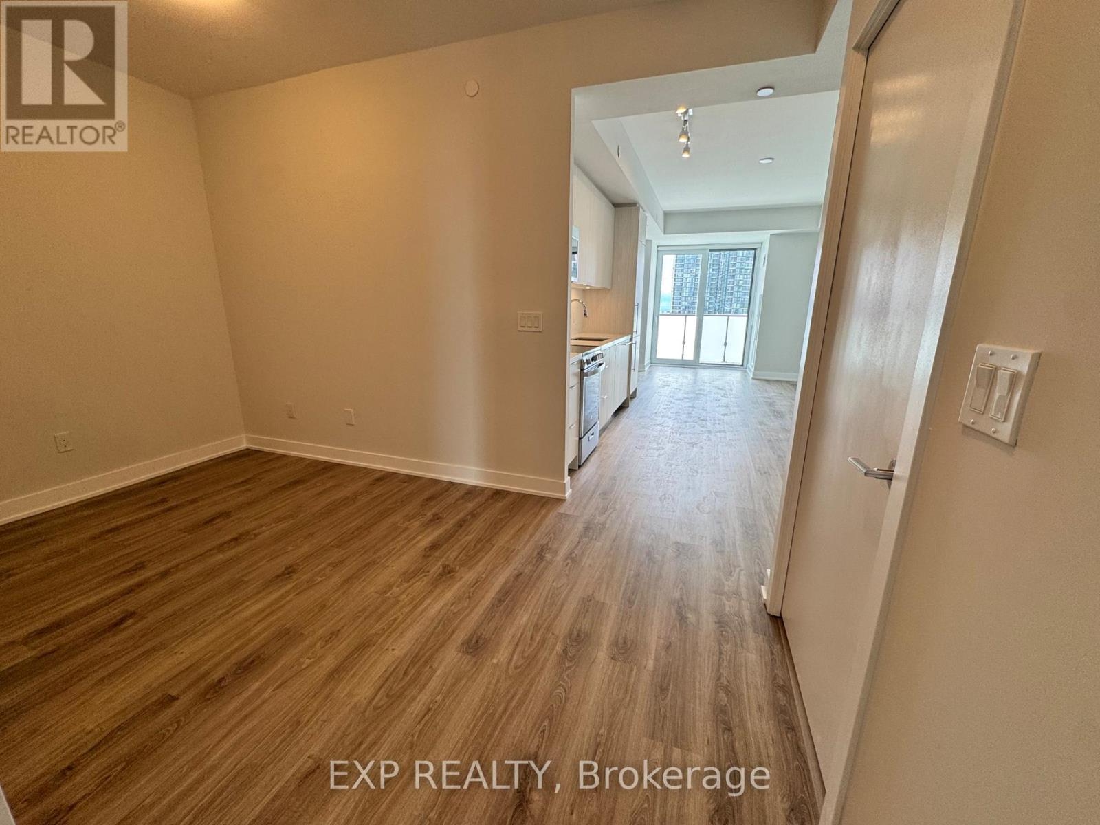 2205 - 430 Square One Drive, Mississauga, Ontario  L5B 0L6 - Photo 2 - W13076236