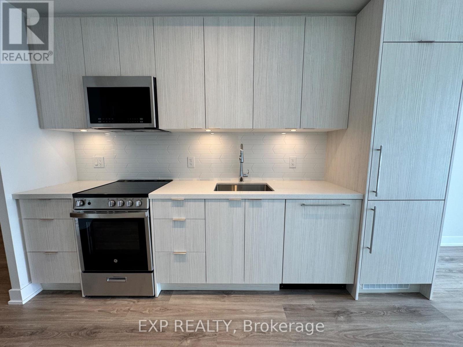 2205 - 430 Square One Drive, Mississauga, Ontario  L5B 0L6 - Photo 7 - W13076236
