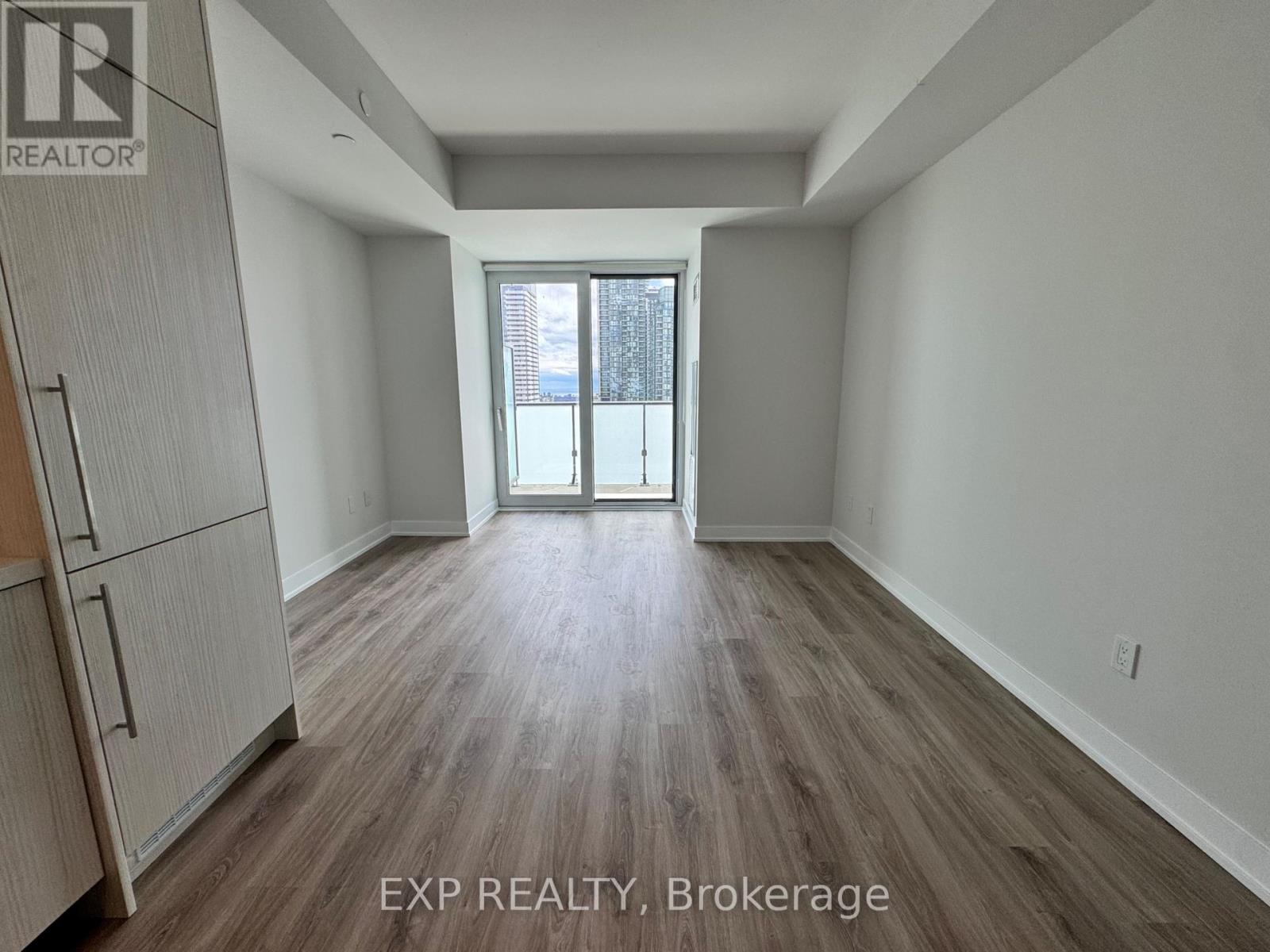 2205 - 430 Square One Drive, Mississauga, Ontario  L5B 0L6 - Photo 8 - W13076236