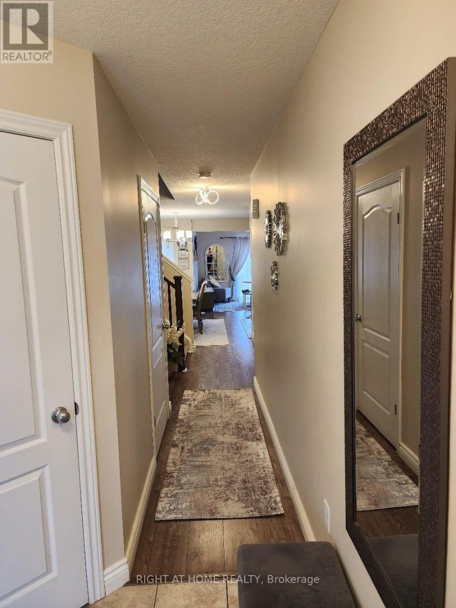 49 Curzon Crescent, Guelph, Ontario  N1K 1Z8 - Photo 2 - X13076204