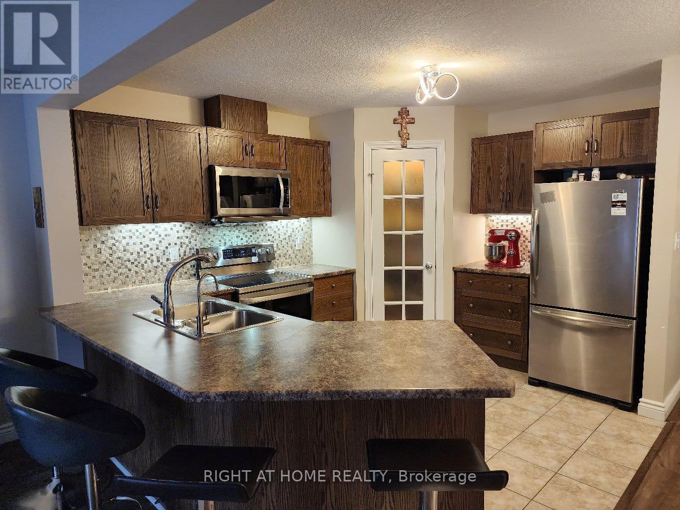 49 Curzon Crescent, Guelph, Ontario  N1K 1Z8 - Photo 5 - X13076204