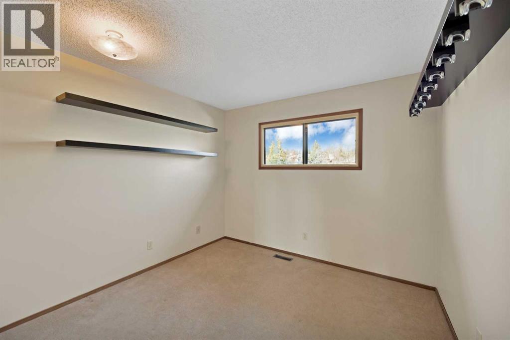 68 Hawkfield Crescent Nw, Calgary, Alberta  T3G 1Z5 - Photo 27 - A2307491