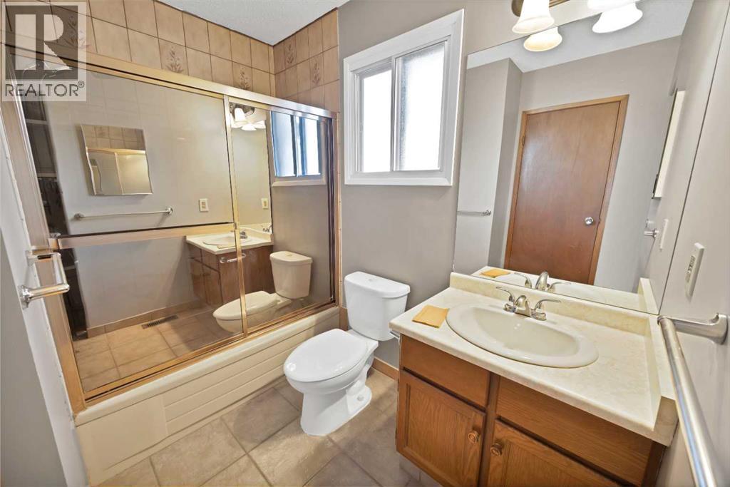68 Hawkfield Crescent Nw, Calgary, Alberta  T3G 1Z5 - Photo 29 - A2307491