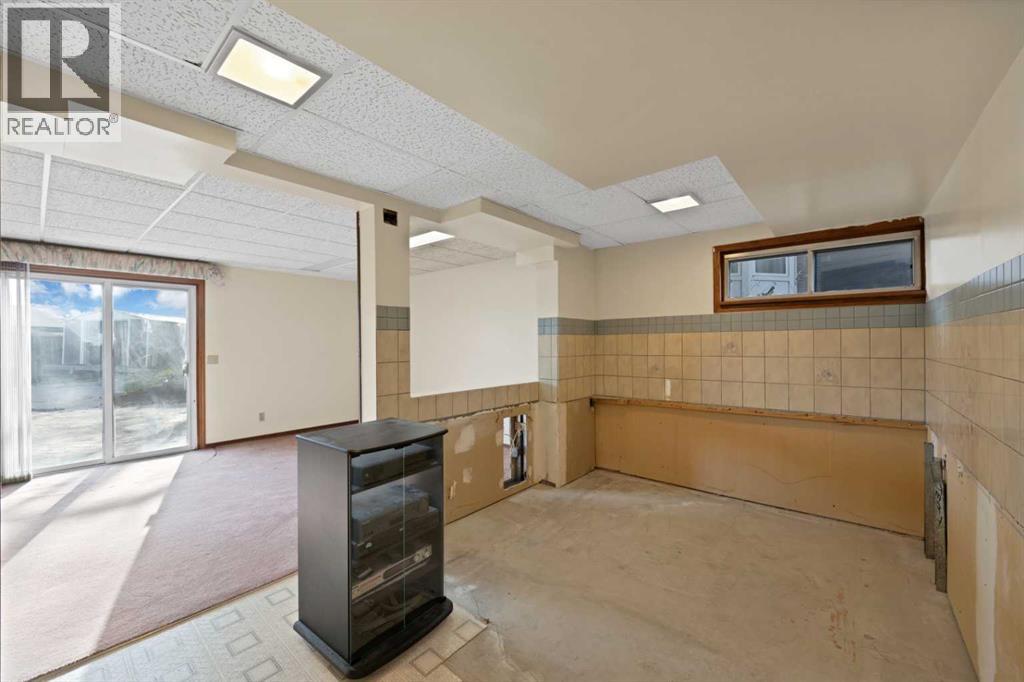 68 Hawkfield Crescent Nw, Calgary, Alberta  T3G 1Z5 - Photo 35 - A2307491