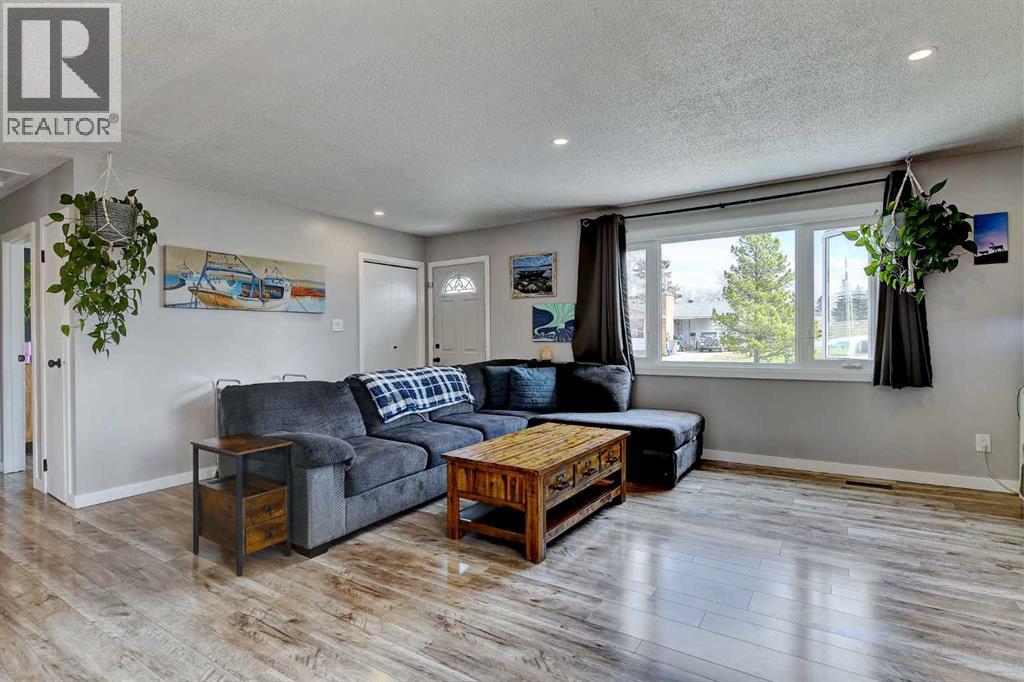 11214 92b Street, Grande Prairie, Alberta  T8V 3E6 - Photo 2 - A2307095