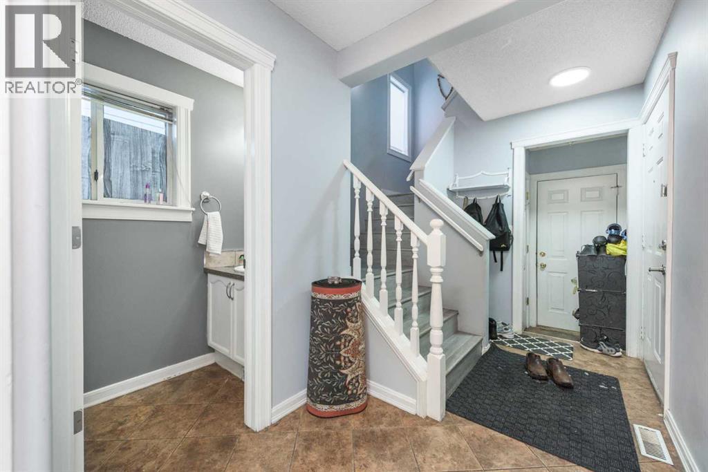 3810 Catalina Boulevard NE, Calgary, Alberta  T1Y 6Y3 - Photo 8 - A2286747