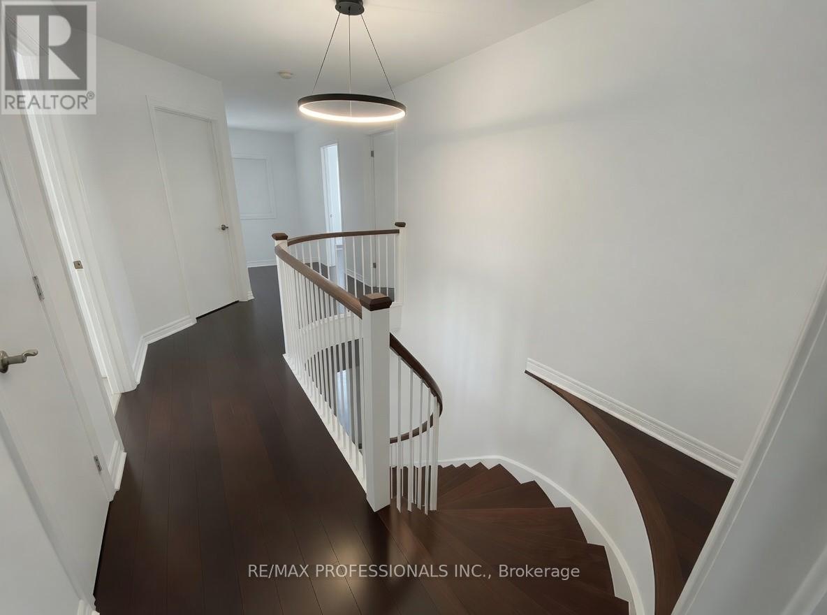7153 Waldorf Way, Mississauga, Ontario  L5N 7R3 - Photo 18 - W12859462