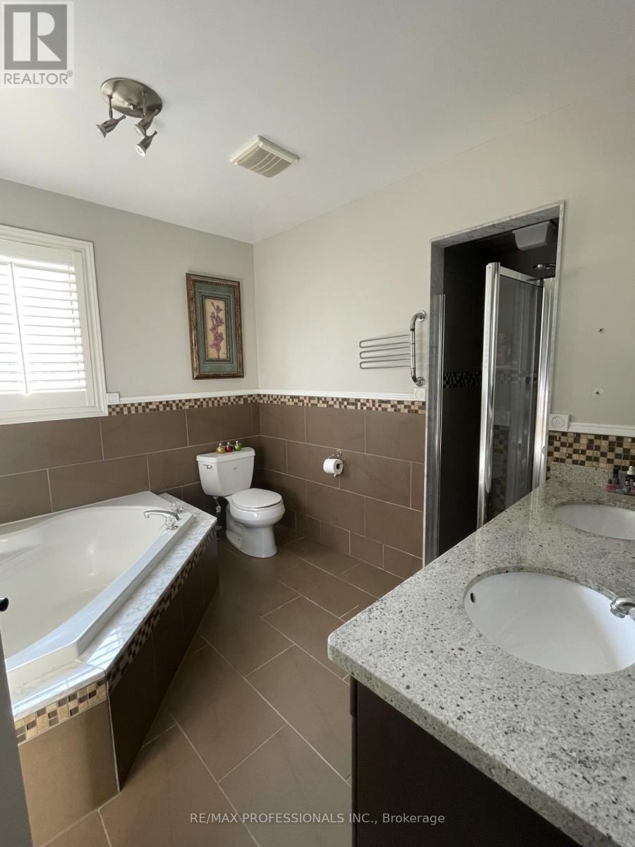 7153 Waldorf Way, Mississauga, Ontario  L5N 7R3 - Photo 16 - W12859462