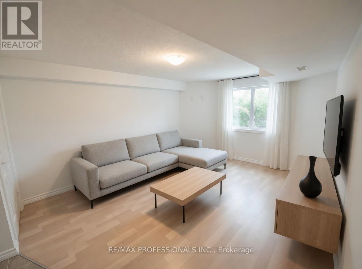 7153 Waldorf Way, Mississauga, Ontario  L5N 7R3 - Photo 15 - W12859462