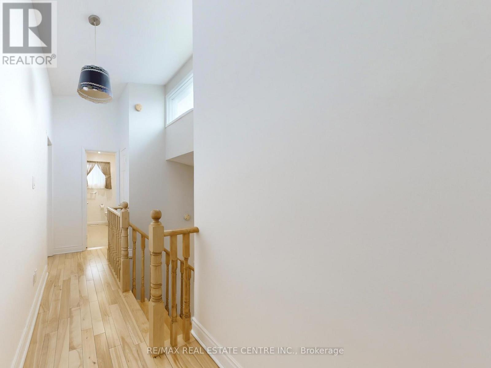 9 Fairchild Avenue, Toronto, Ontario  M2M 1T5 - Photo 7 - C13076254