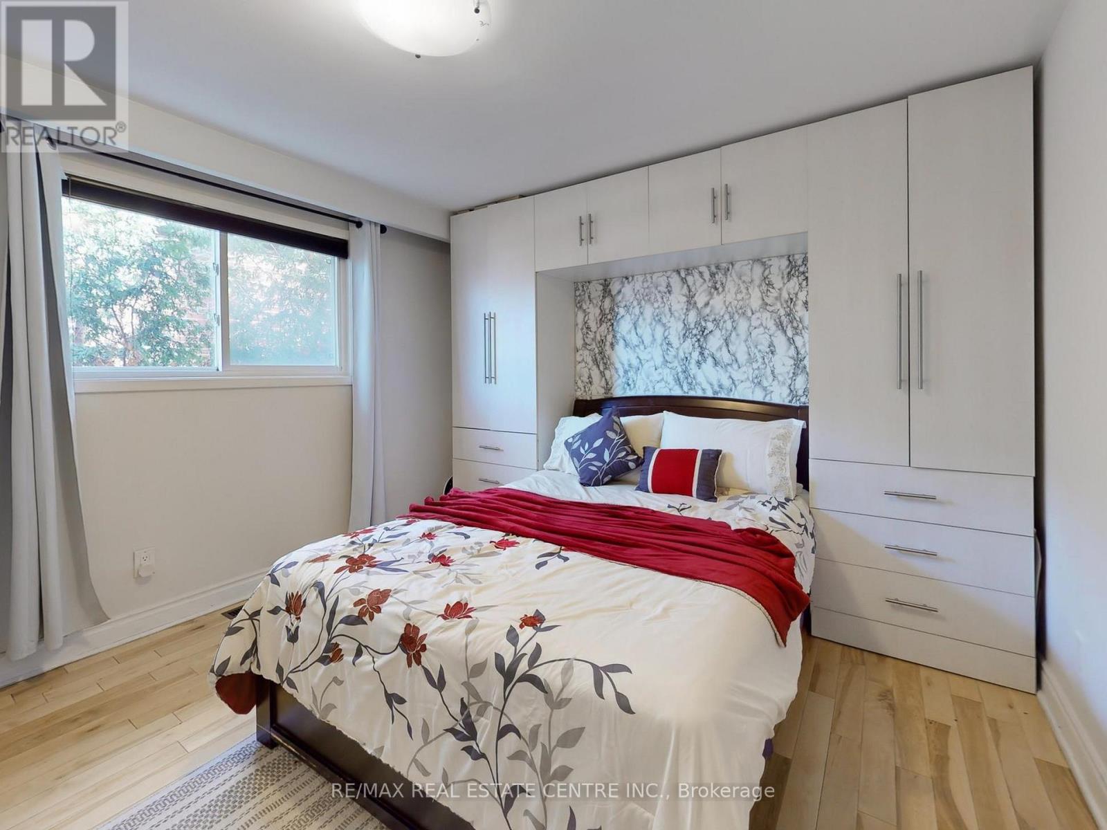 9 Fairchild Avenue, Toronto, Ontario  M2M 1T5 - Photo 12 - C13076254