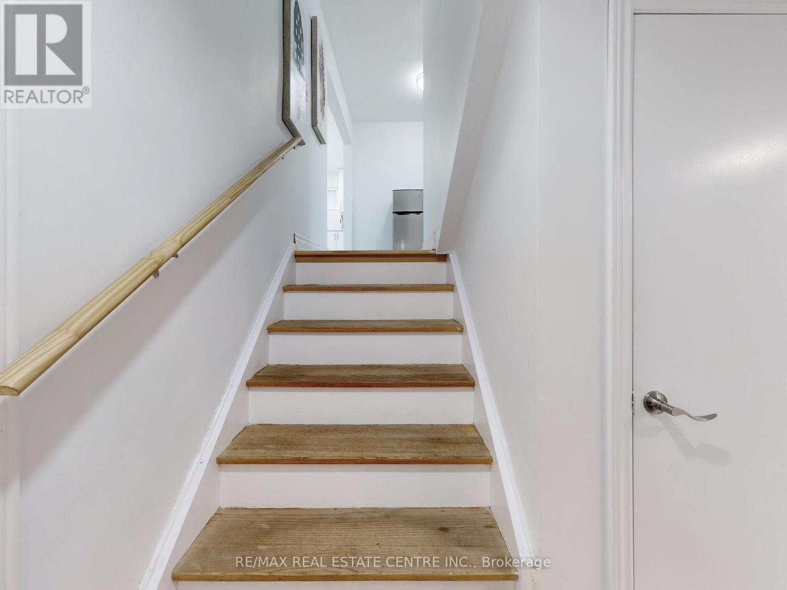 9 Fairchild Avenue, Toronto, Ontario  M2M 1T5 - Photo 16 - C13076254
