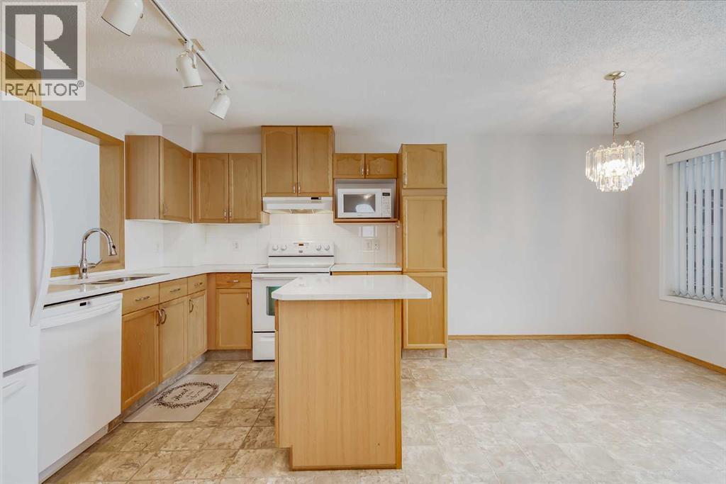 153 Rocky Ridge Court Nw, Calgary, Alberta  T3G 4S7 - Photo 15 - A2287379