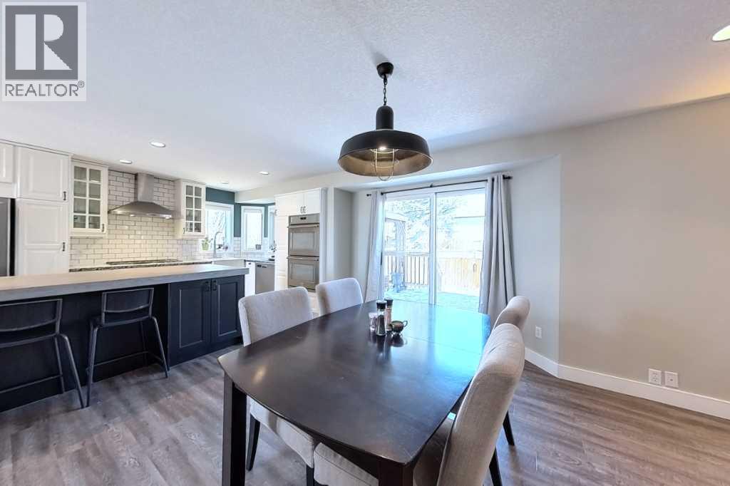 605 Downey Place, Okotoks, Alberta  T1S 1H6 - Photo 14 - A2305377