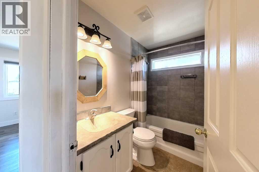 605 Downey Place, Okotoks, Alberta  T1S 1H6 - Photo 29 - A2305377