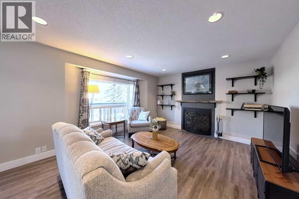 605 Downey Place, Okotoks, Alberta  T1S 1H6 - Photo 15 - A2305377