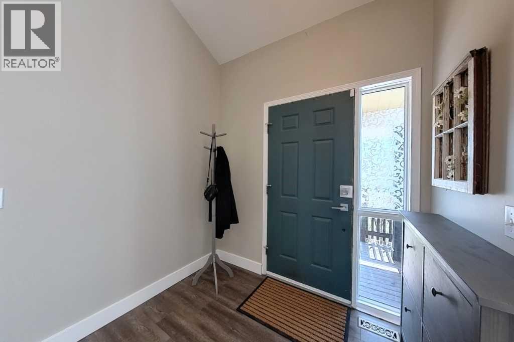 605 Downey Place, Okotoks, Alberta  T1S 1H6 - Photo 4 - A2305377
