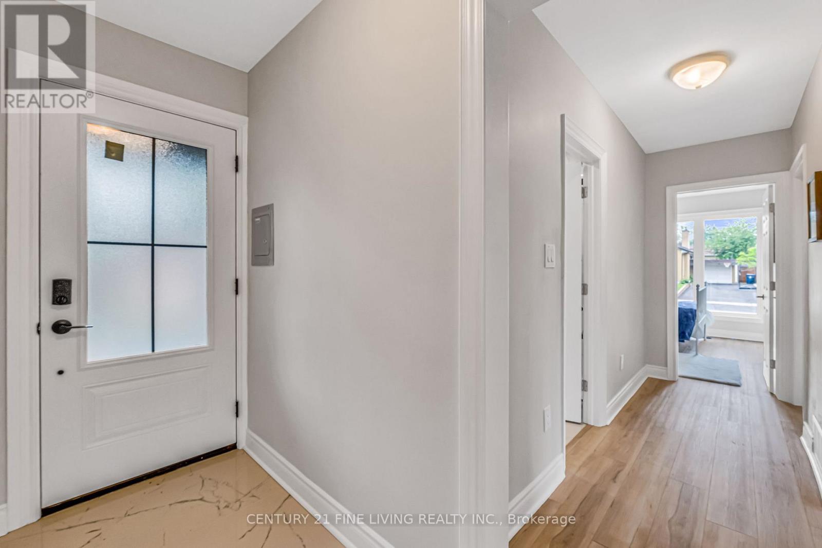 46 Rossburn Drive, Toronto, Ontario  M9C 2P8 - Photo 2 - W13076264