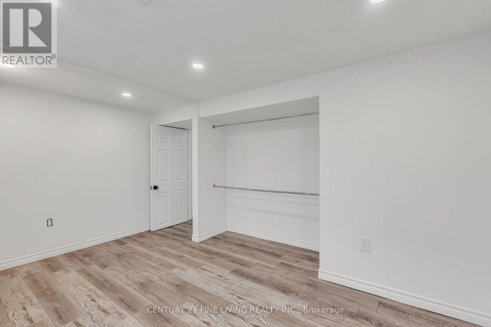 46 Rossburn Drive, Toronto, Ontario  M9C 2P8 - Photo 35 - W13076264