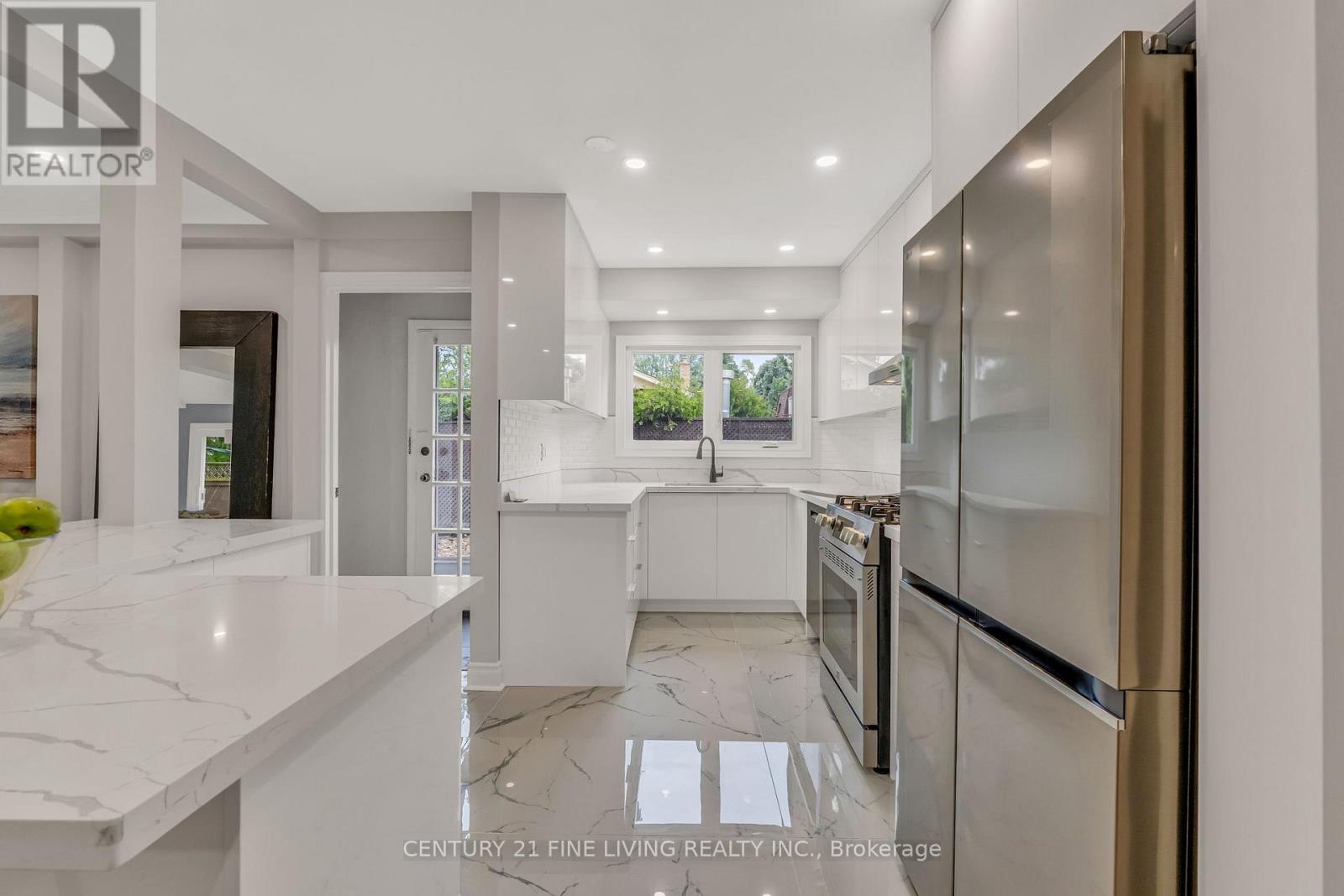 46 Rossburn Drive, Toronto, Ontario  M9C 2P8 - Photo 4 - W13076264