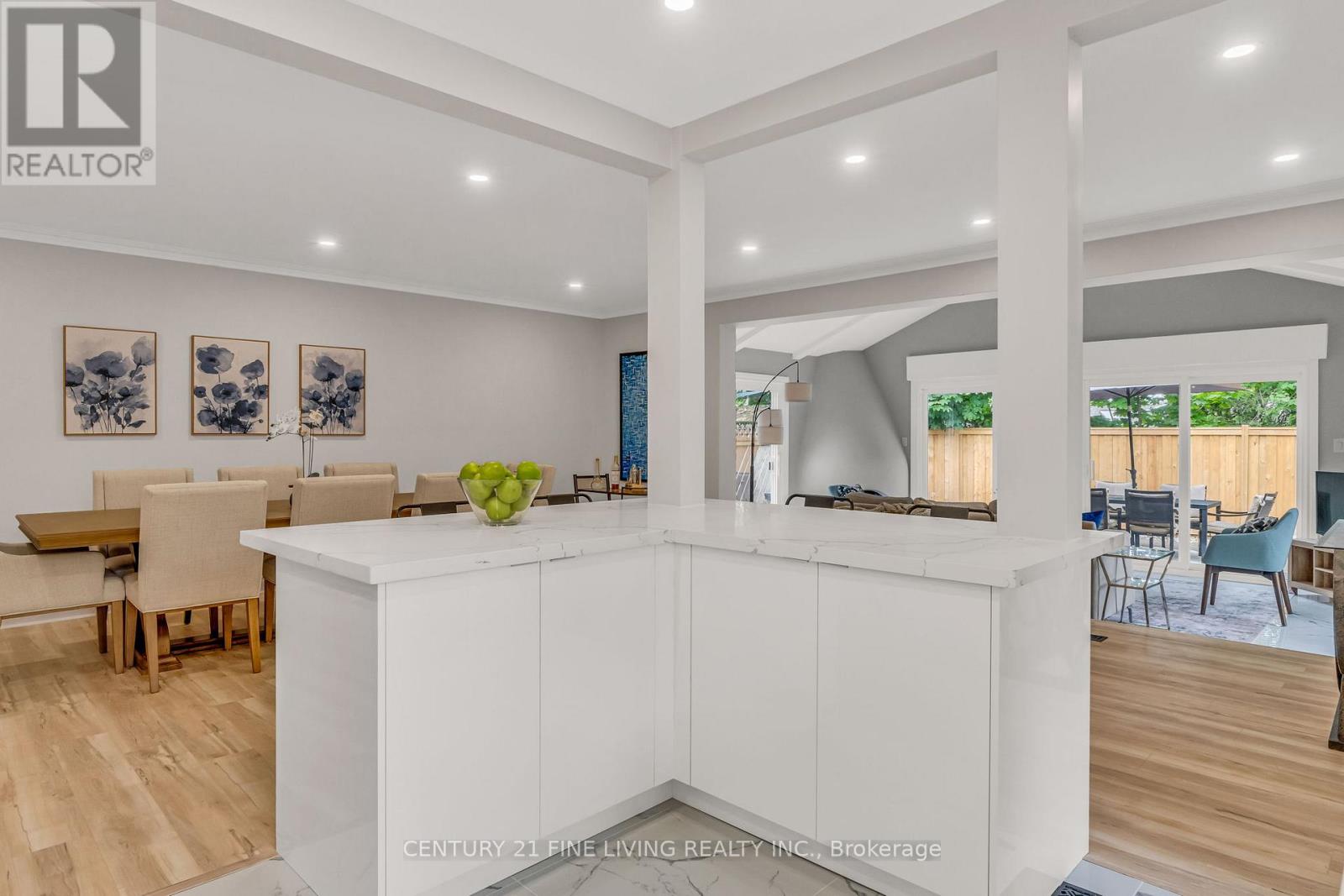 46 Rossburn Drive, Toronto, Ontario  M9C 2P8 - Photo 6 - W13076264