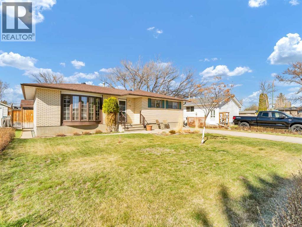 70 Morrow Court Nw, Medicine Hat, Alberta  T1A 7B7 - Photo 2 - A2304235