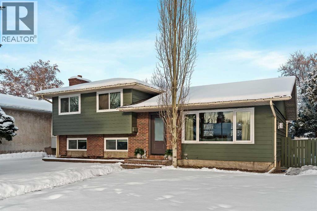 212 Vantage Place Nw, Calgary, Alberta  T3A 1X9 - Photo 4 - A2303575