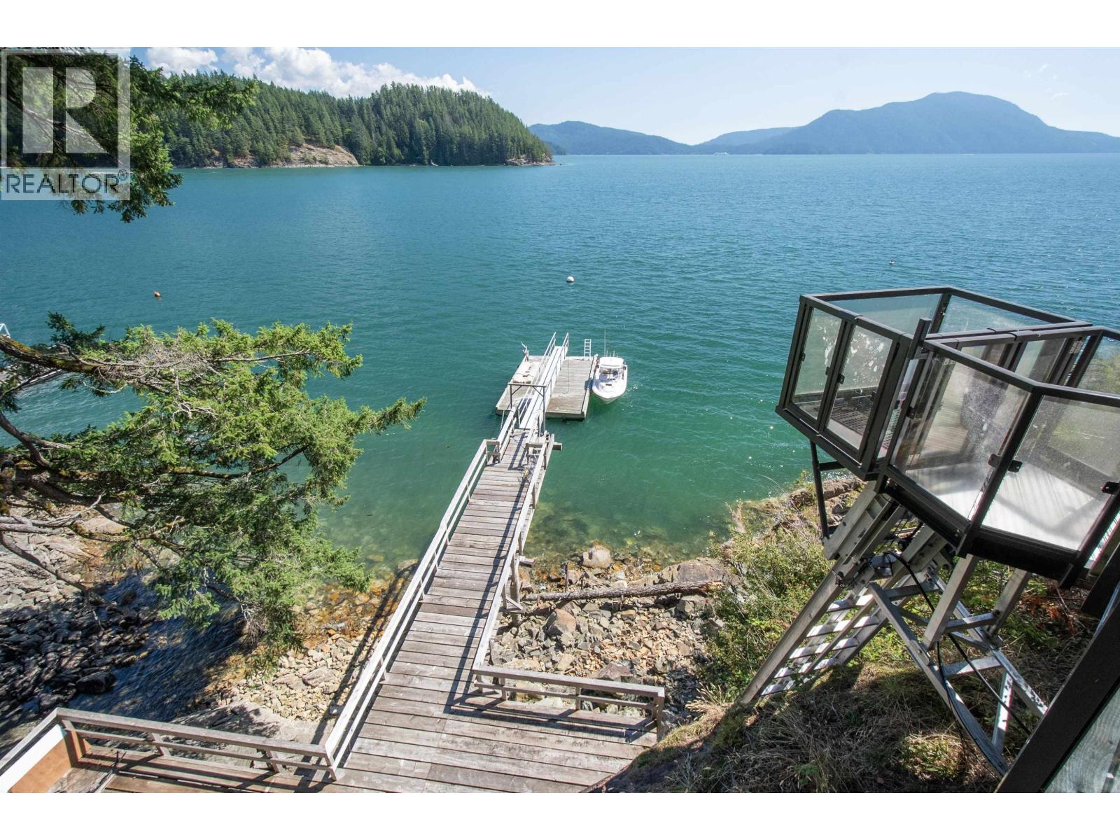 1010 TAKI-TE-SI ROAD, Gambier Island, British Columbia