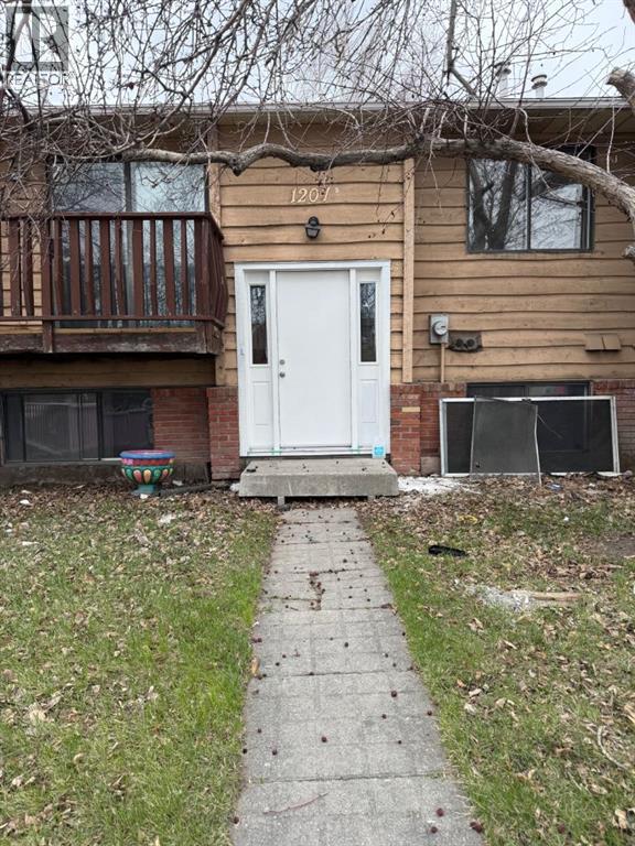 B, 1207 44 Street SE, Calgary, Alberta