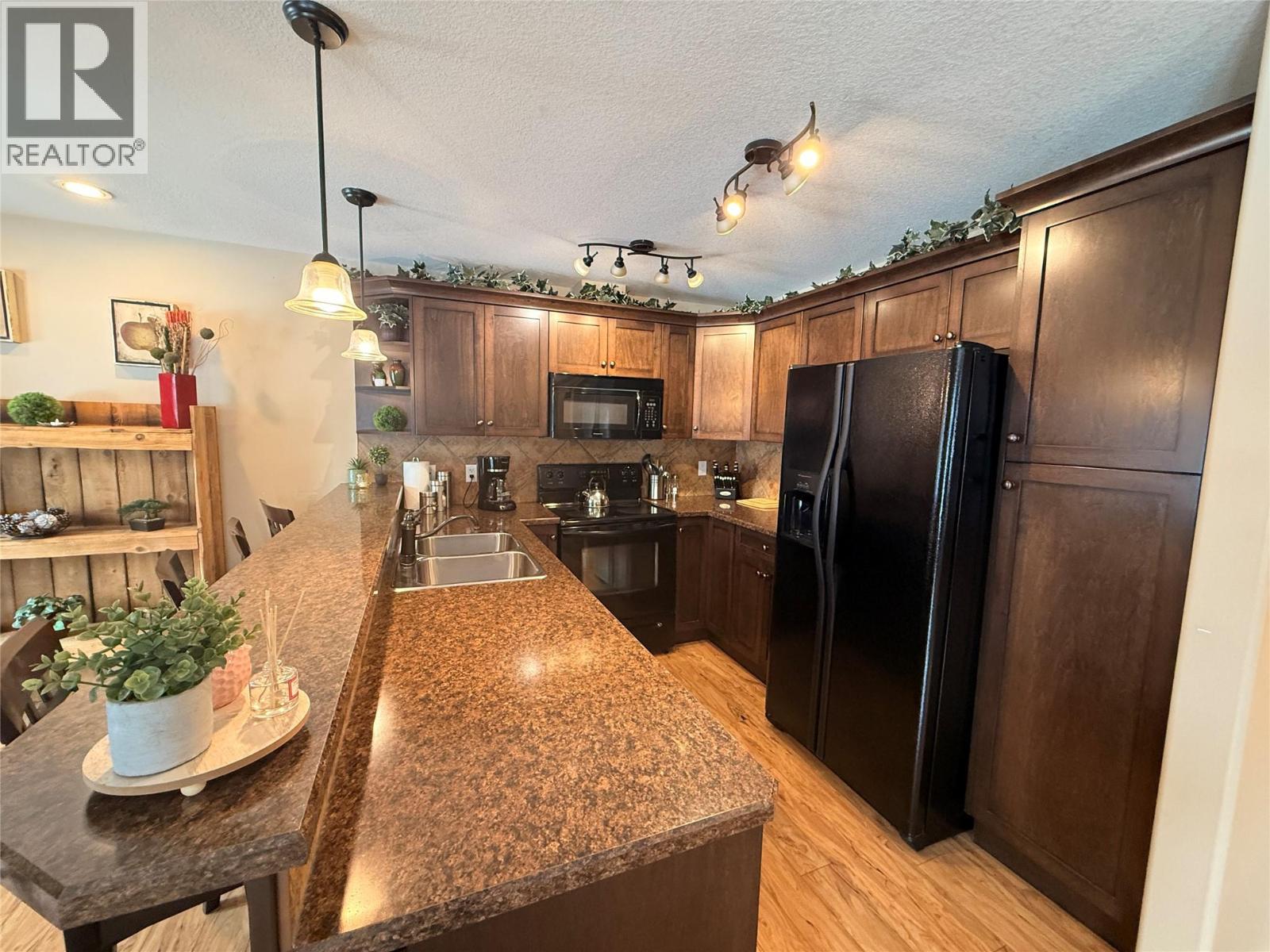 7337 Prospector Avenue Unit# 701, Radium Hot Springs, British Columbia  V0A 1M0 - Photo 5 - 10379480