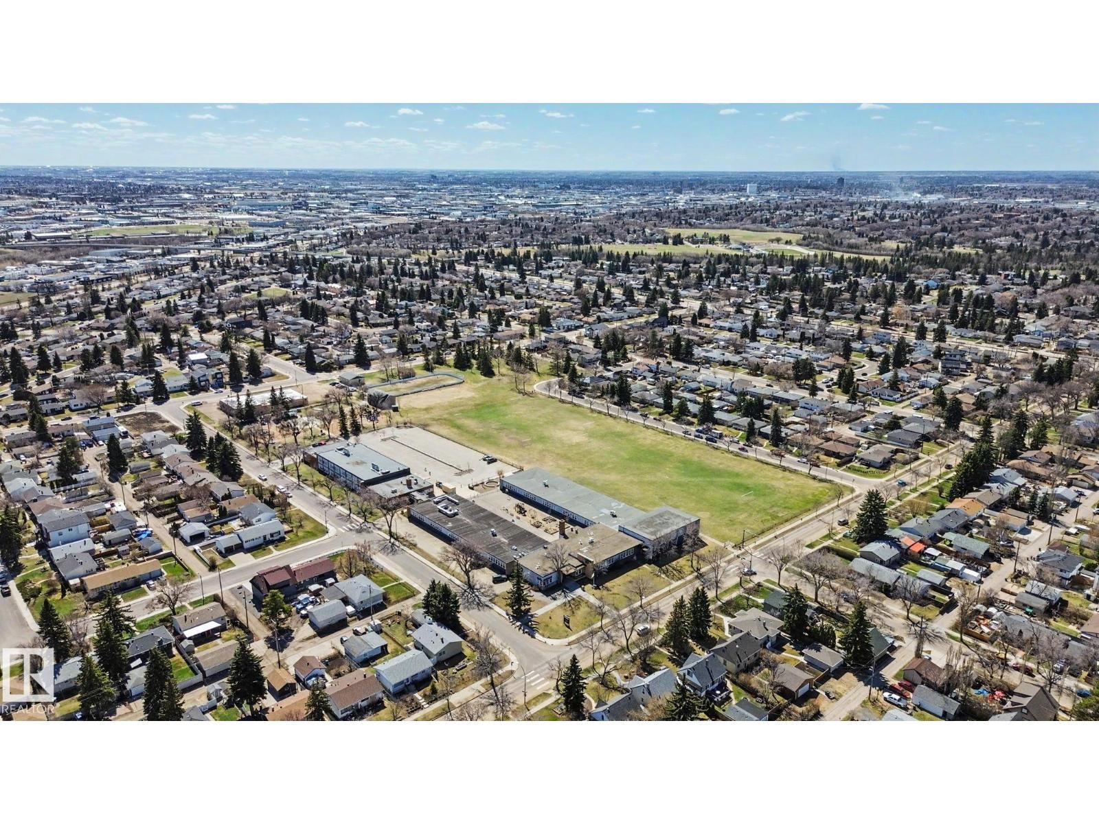 7550 81 Av NW NW, Edmonton, Alberta  T6C 0V5 - Photo 7 - E4485522