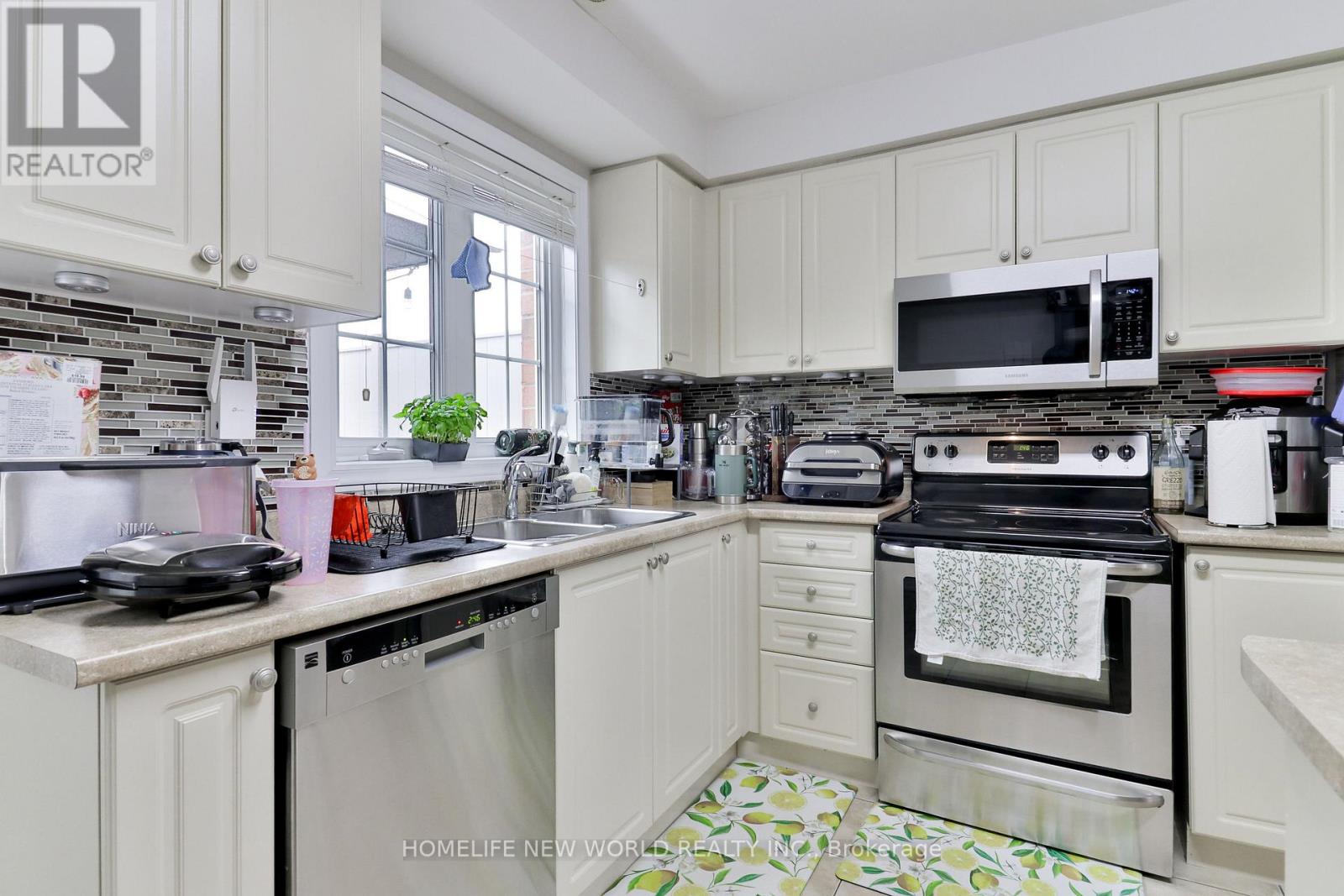 10004 Mccowan Road, Markham, Ontario  L6C 0N3 - Photo 8 - N13058380