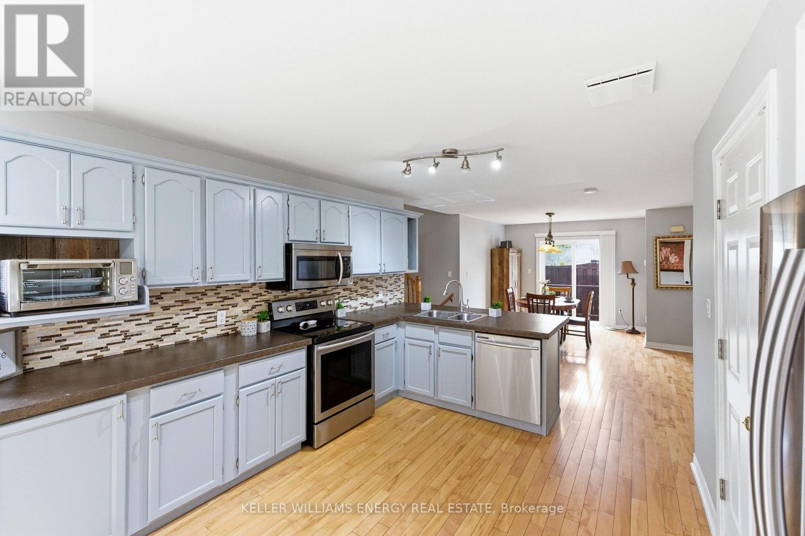 86 Rhonda Boulevard, Clarington, Ontario  L1C 3Y9 - Photo 10 - E13070072