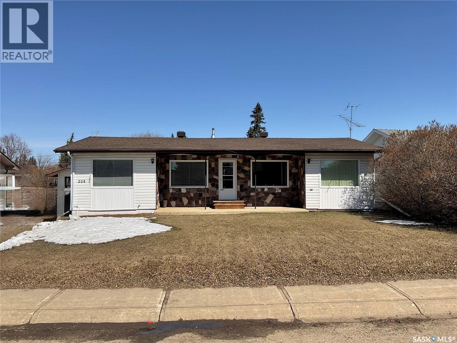 208 5TH STREET S, Wakaw, Saskatchewan