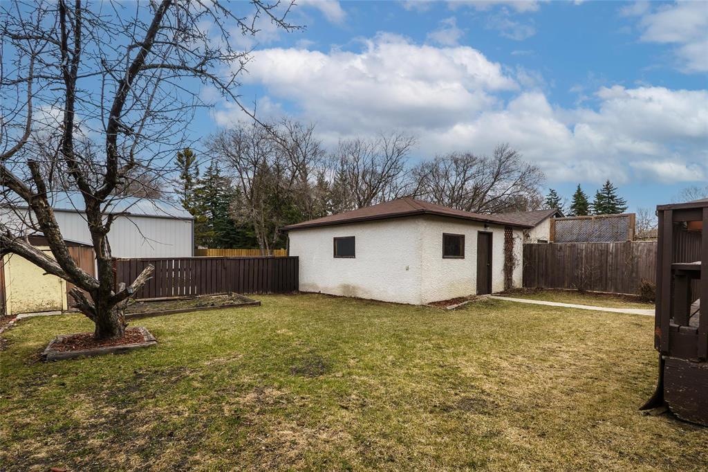 88 Malcana Street, Winnipeg, Manitoba  R2G 2S9 - Photo 38 - 202608689